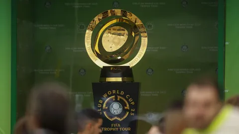 雷迪克承诺：湖人执教生涯至少15-20年，不再搬家