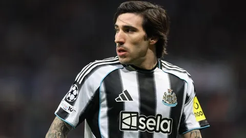 NBA关键比赛漏判分析：火箭发球违例未吹，杜兰特制胜一击