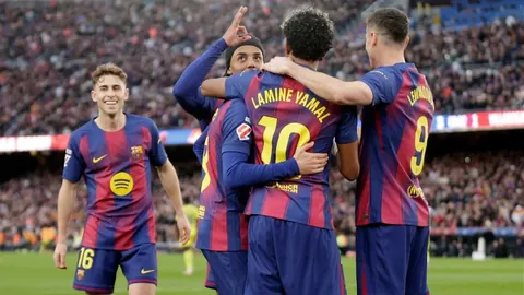 世界杯冠军争霸风云：西班牙领跑，夺冠几率高达17%，法英阿德葡紧随其后，排名2-6位！